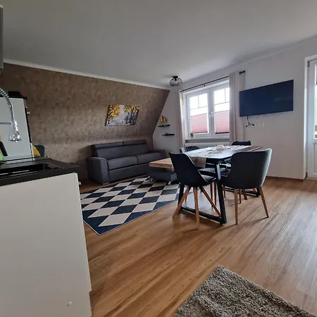 Haus-albertsdorf-am-dorfteich-|-wohnung-1-sued Apartment